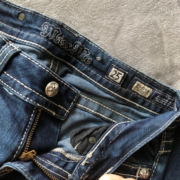 Miss Me Low Rise, Bootcut - Picture 6 of 6